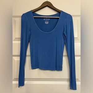 American Eagle Outfitters Women's Blue LongSleeve Top Scoop Neck VERY SOFT comfy